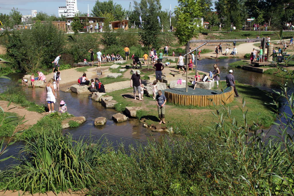 11_dargel_9606b_spielplatz_ueber_fischpass.jpg